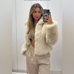 Zara SHORT FAUX FUR COAT